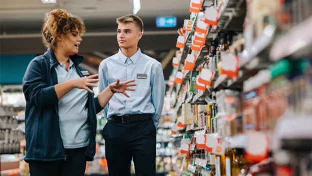 The Role of Retail Consultants in Transforming Brick-and-Mortar Stores for the Digital Age